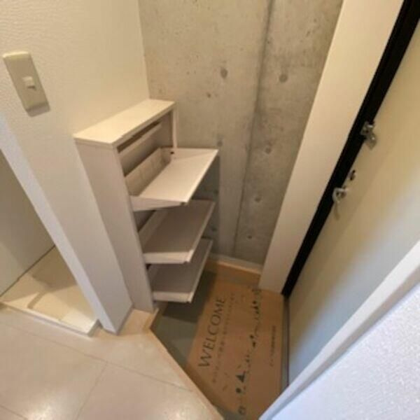 川崎市宮前区有馬２丁目の賃貸マンションの玄関