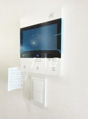【設備】 | ウェルスクエア西蒲田 | モニター付きインターホンです。