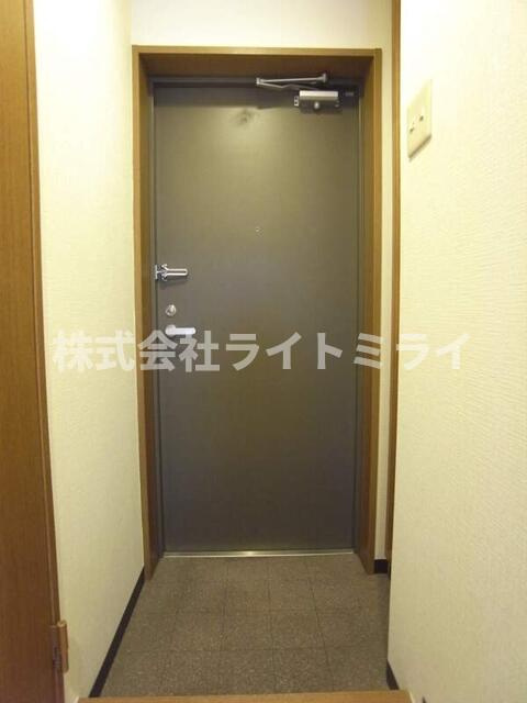 ジュネ本郷の玄関