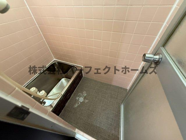 点野4丁目テラスハウス　賃貸の浴室|日々の疲れを癒すお風呂付です