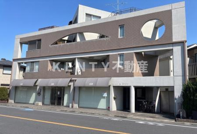 【エントランス】 | メゾン・ド・リカ | 建物の内部です