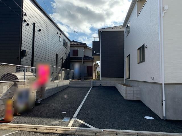 千葉市若葉区小倉台　第１０の前面道路含む現地写真