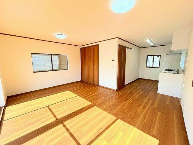 千葉市若葉区大宮台４丁目１９－２の居間・リビング|１階ＬＤＫ　約１５帖