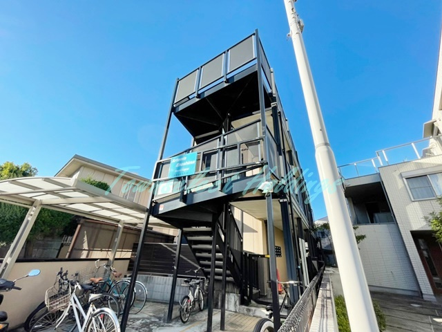 藤沢市片瀬海岸１丁目のアパートの外観