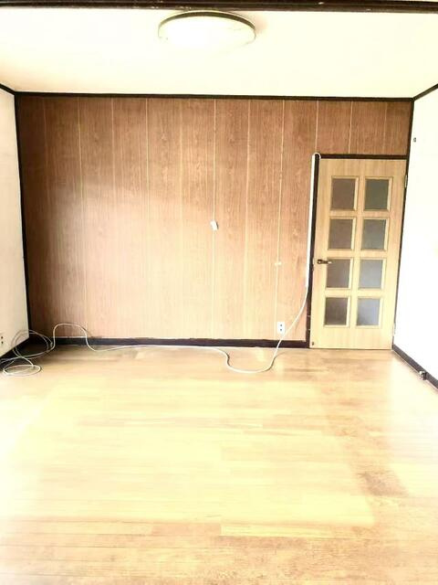 小金原団地１３棟の内装