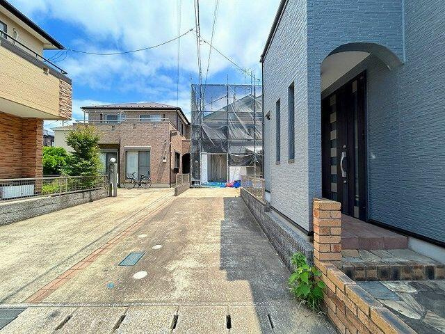千葉市中央区松ケ丘町１１２－３の前面道路含む現地写真