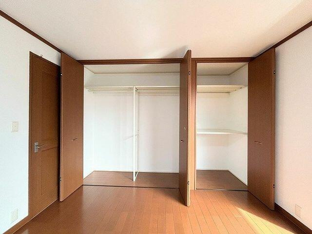 千葉市中央区浜野町５６５－４１の収納|２Ｆ南西側洋室　約９．４帖