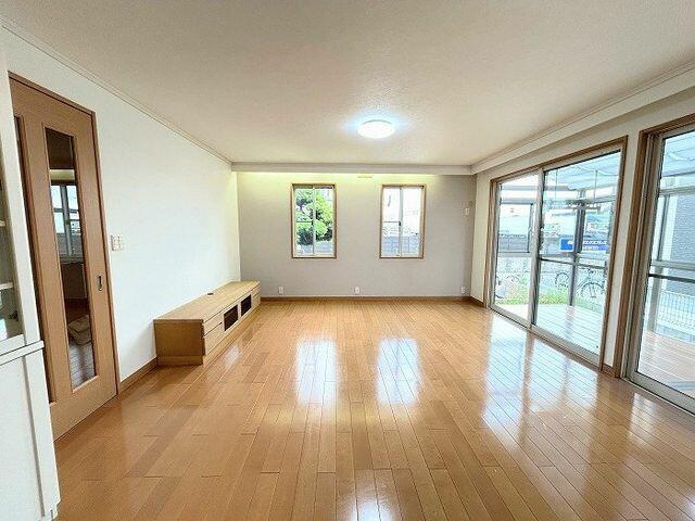 千葉市中央区浜野町５６５－４１の居間・リビング