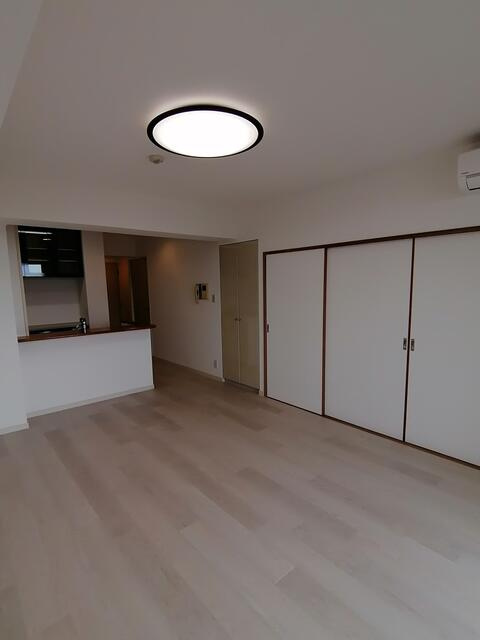 サンクレイドル薬園台壱番館の居間・リビング
