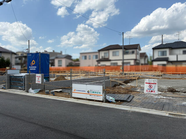 ブルーミングガーデン　松戸市小金原５丁目９棟／１期４号棟の前面道路含む現地写真|★販売現地★2026.4.11撮影