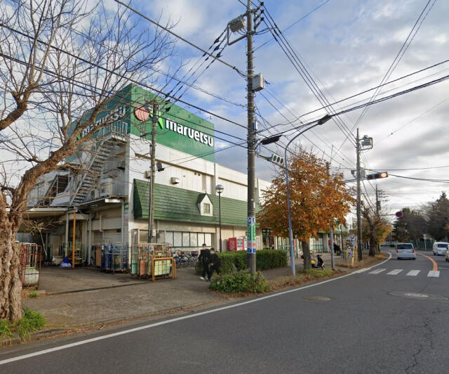 ブルーミングガーデン　松戸市小金原４丁目２棟／１期２号棟の前面道路含む現地写真