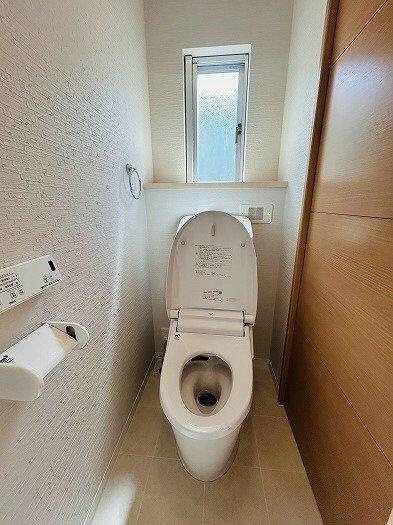 松戸市小金原９丁目２８－６のトイレ|２階トイレは新品です