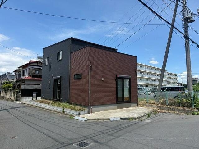 松戸市串崎新田戸建の前面道路含む現地写真
