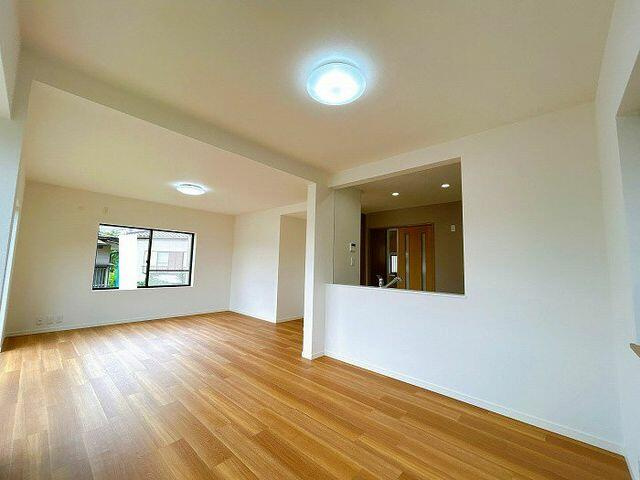 船橋市上山町３丁目６３４‐１７の居間・リビング