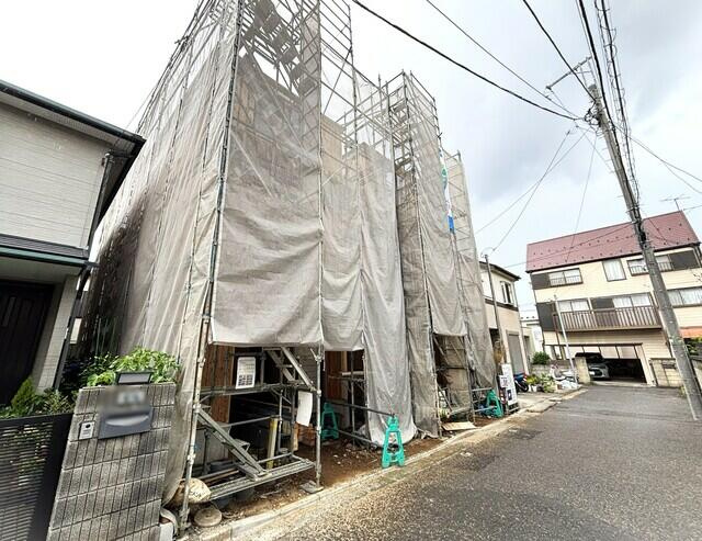 船橋市市場４丁目２３６５番の前面道路含む現地写真|B号棟側からの撮影。