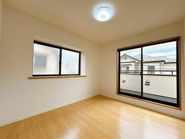 船橋市旭町１丁目１１－１４の洋室