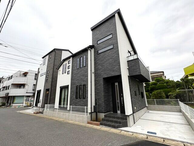 市川市塩焼３丁目１７番の外観|B号棟側からの撮影。