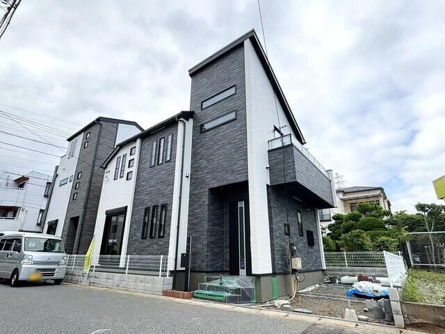 市川市塩焼３丁目１７番の外観|B号棟側からの撮影。