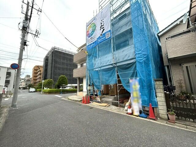 市川市日之出７番２４の前面道路含む現地写真
