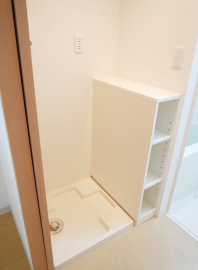 【設備】 | レオンK | 洗濯機置場です