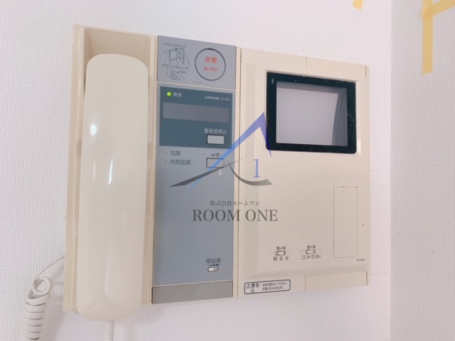 ディム三軒茶屋のセキュリティ|モニター付インターホンです。