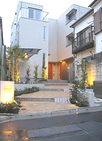 Ark Arzu 三軒茶屋の外観