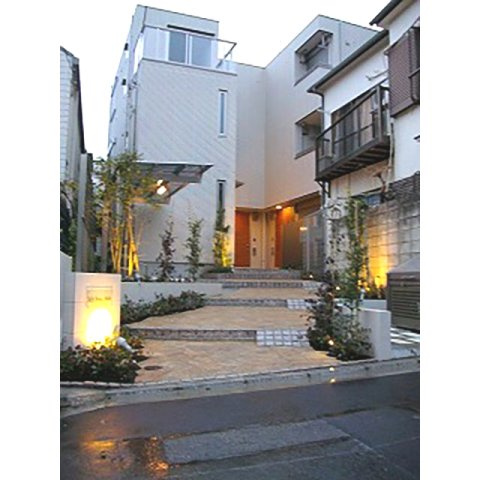 Ark Arzu 三軒茶屋の外観