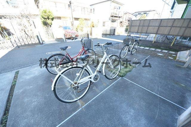 シェーネ武蔵野の駐車場