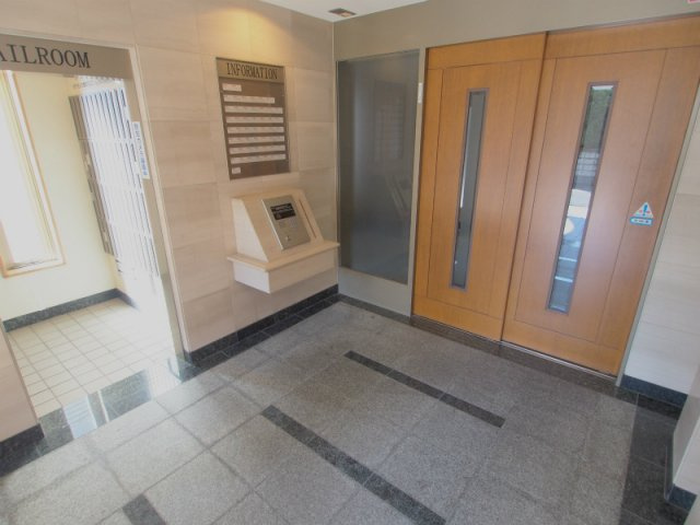 ロアール古市のエントランス