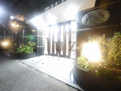 グリフィン横浜岡野公園弐番館のエントランス
