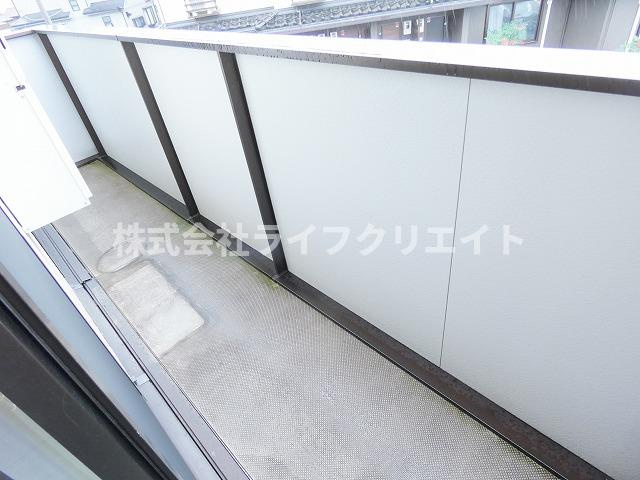 雅弐番館のバルコニー