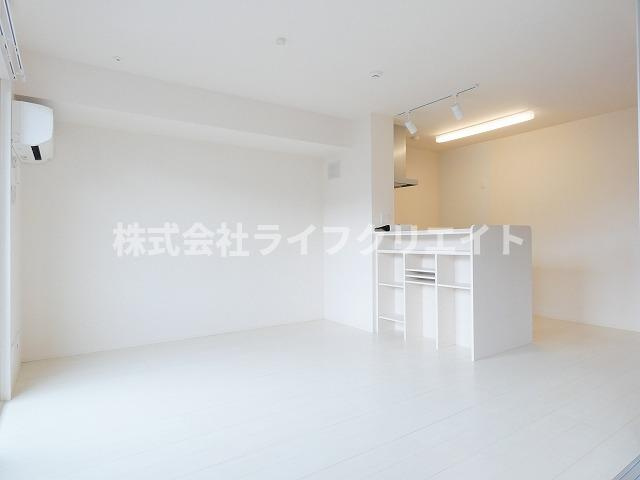 雅弐番館の居間・リビング