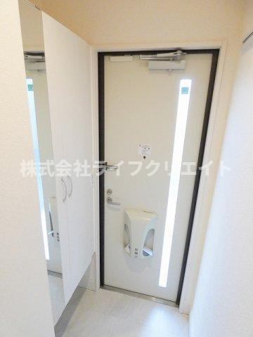 雅弐番館の玄関