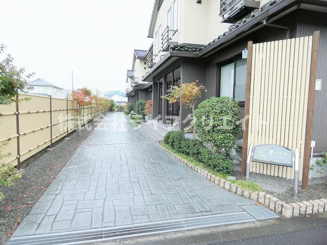 雅弐番館のエントランス