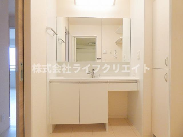 雅弐番館の洗面所