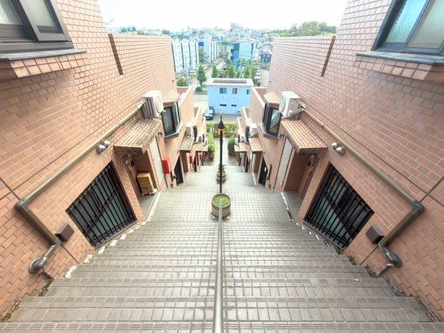 【内装】 | グランデージ玉川学園 | ◆管理体制良好なマンションです。清潔感のあるエントランスに開放感のある住環境。