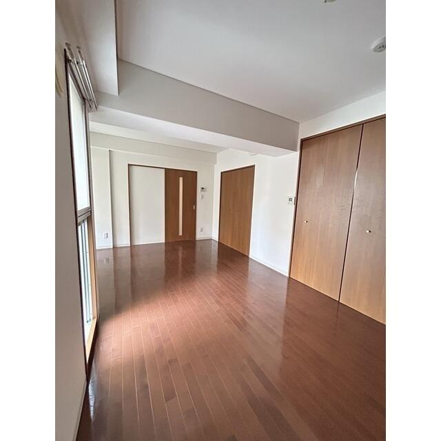 ノーブルガーデン駒込の居間・リビング|広々としたお部屋！10帖