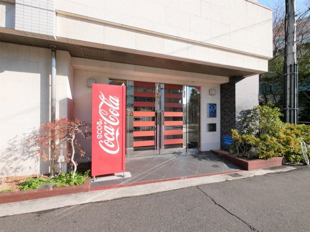 アスリート本町リバーウエストのエントランス