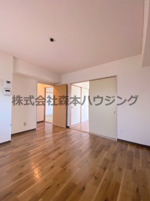 【居間・リビング】 | 　エクセル池田 | こちらの居間で趣味の時間をお楽しみください
