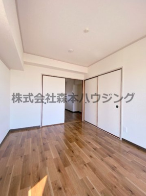 【洋室】 | 　エクセル池田 | リビングスペース代わりに使えそうな洋室です