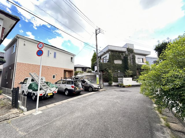 【Cradle garden】宇都宮市野沢町 第5 全1棟の前面道路含む現地写真|〇1号棟〇
未完成物件ですが、お近くの同社施工完成物件をご内覧いただくことも可能です☆
お気軽にお問い合わせください♪
※2026年8月撮影
