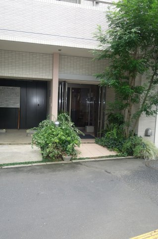 カーサラスク目白台のエントランス
