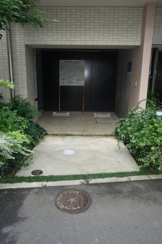 カーサラスク目白台の駐車場