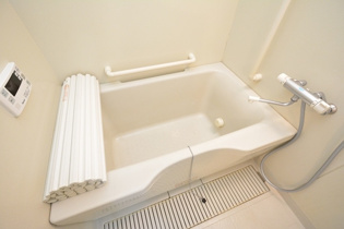 シンプルで使いやすい浴室です！