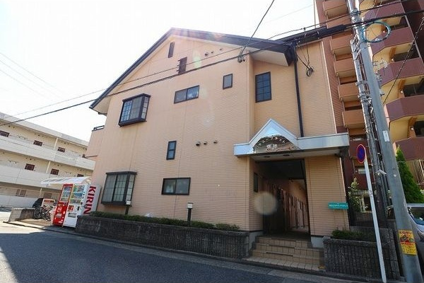 サニーフラット瑞穂のエントランス