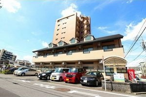 サニーフラット瑞穂の駐車場