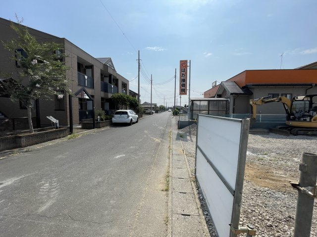 新築戸建・新築建売　大泉町仙石1丁目　南小学校・南中学校の前面道路含む現地写真