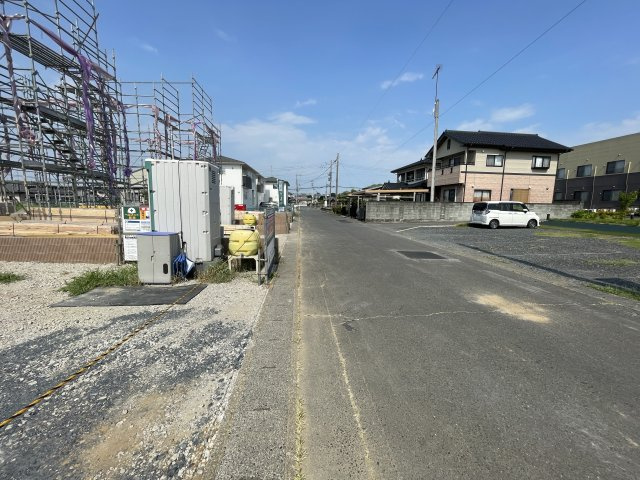 新築戸建・新築建売　大泉町仙石1丁目　南小学校・南中学校の前面道路含む現地写真