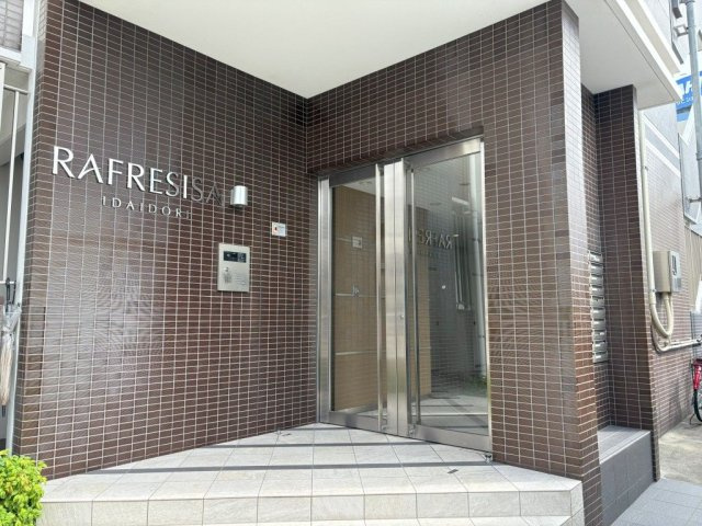 ラフレシーサ医大通りのエントランス