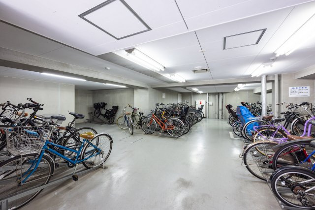 プレミスト明石町の駐輪場
